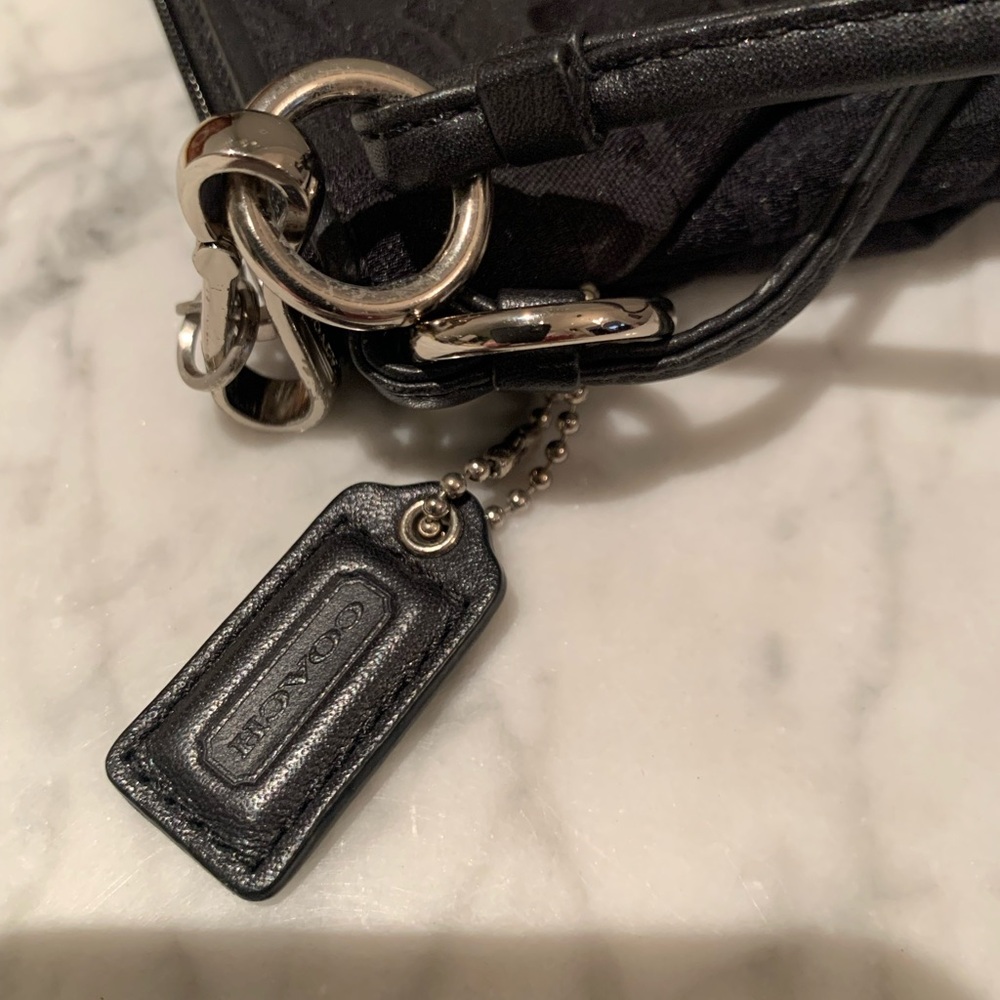 🩷COACH WRISTLET🌺GREAT CONDITION!!! - Picture 4 of 9